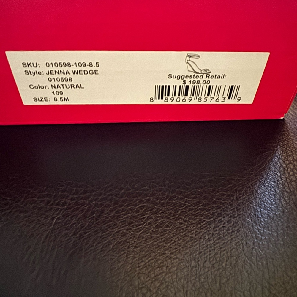 Lilly Pulitzer Jenna Wedge - NWOT - box included - Size 8.5 - Picture 6 of 6